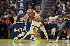 网友用库里Diss KD！KD光速回复：你爹都尊重我 你咋不行？