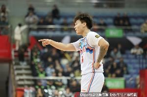 新疆拿钱放走赵睿？媒体人回复网友：球员铁了心想走就成全吧